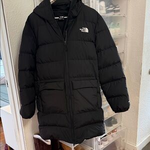 The North Face Black Hooded Puffer Jacket  Snow coat
